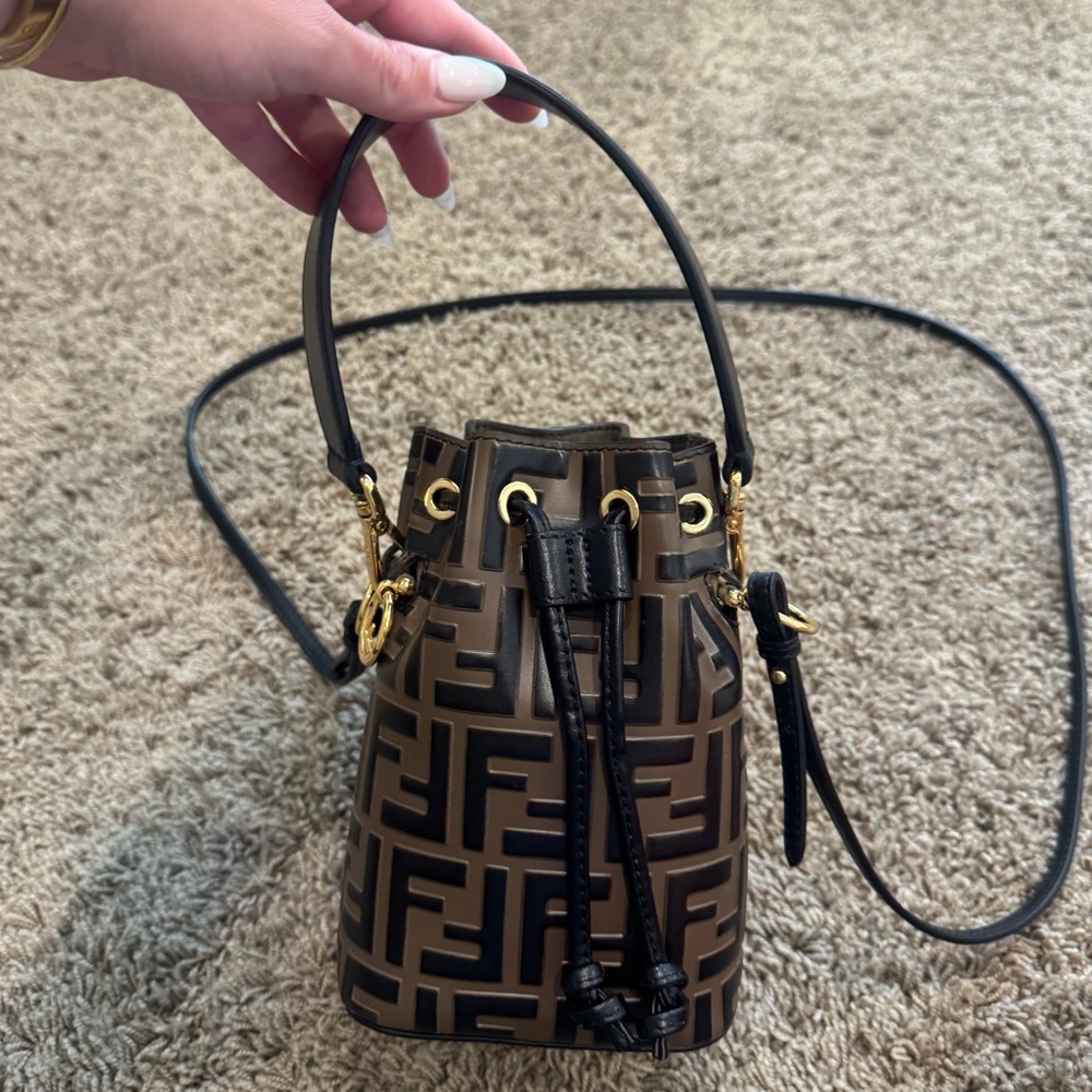 Fendi Mon Tresor bucket bag purse